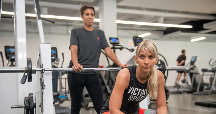 How to bench press: barbell versus dumbbell versus machine